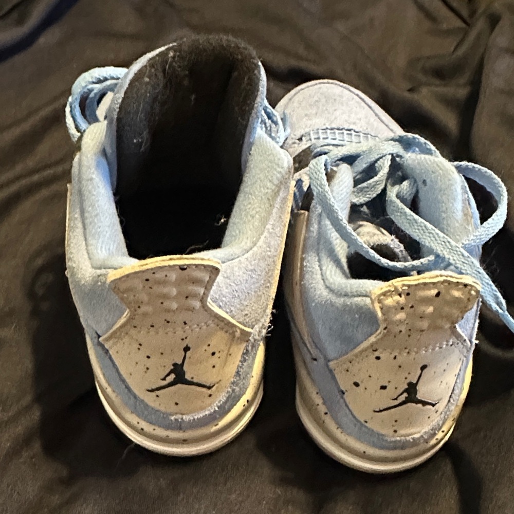 Jordan Kids Light Blue Sneakers - Picture 3 of 7